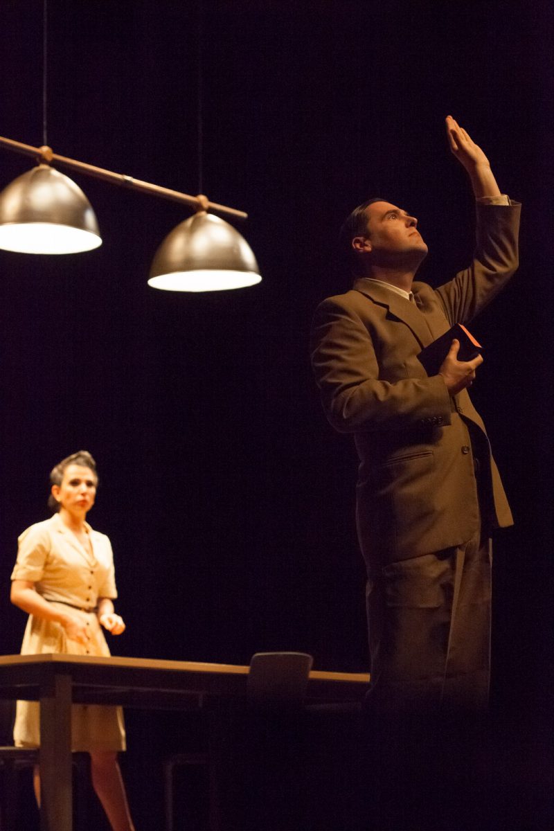 Espetáculo de abertura do 30º Fitub, "UZ", da La Vaca Companhia de Artes Cênicas (Florianópolis), divertiu a plateia do Grande Auditório do Teatro Carlos Gomes